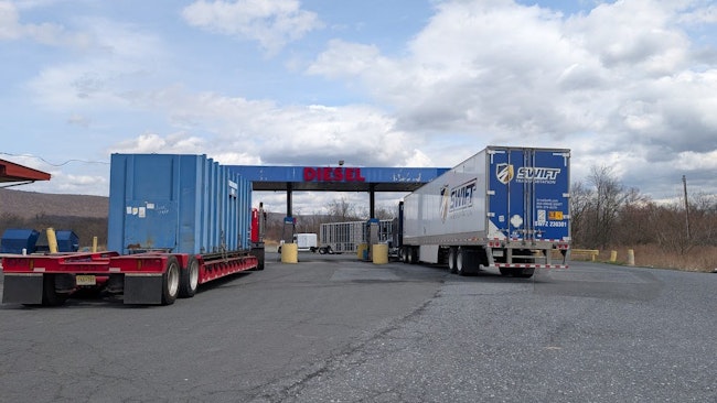 Fuel prices drop as summer travel approaches: Current diesel and gasoline average costs in the U.S.