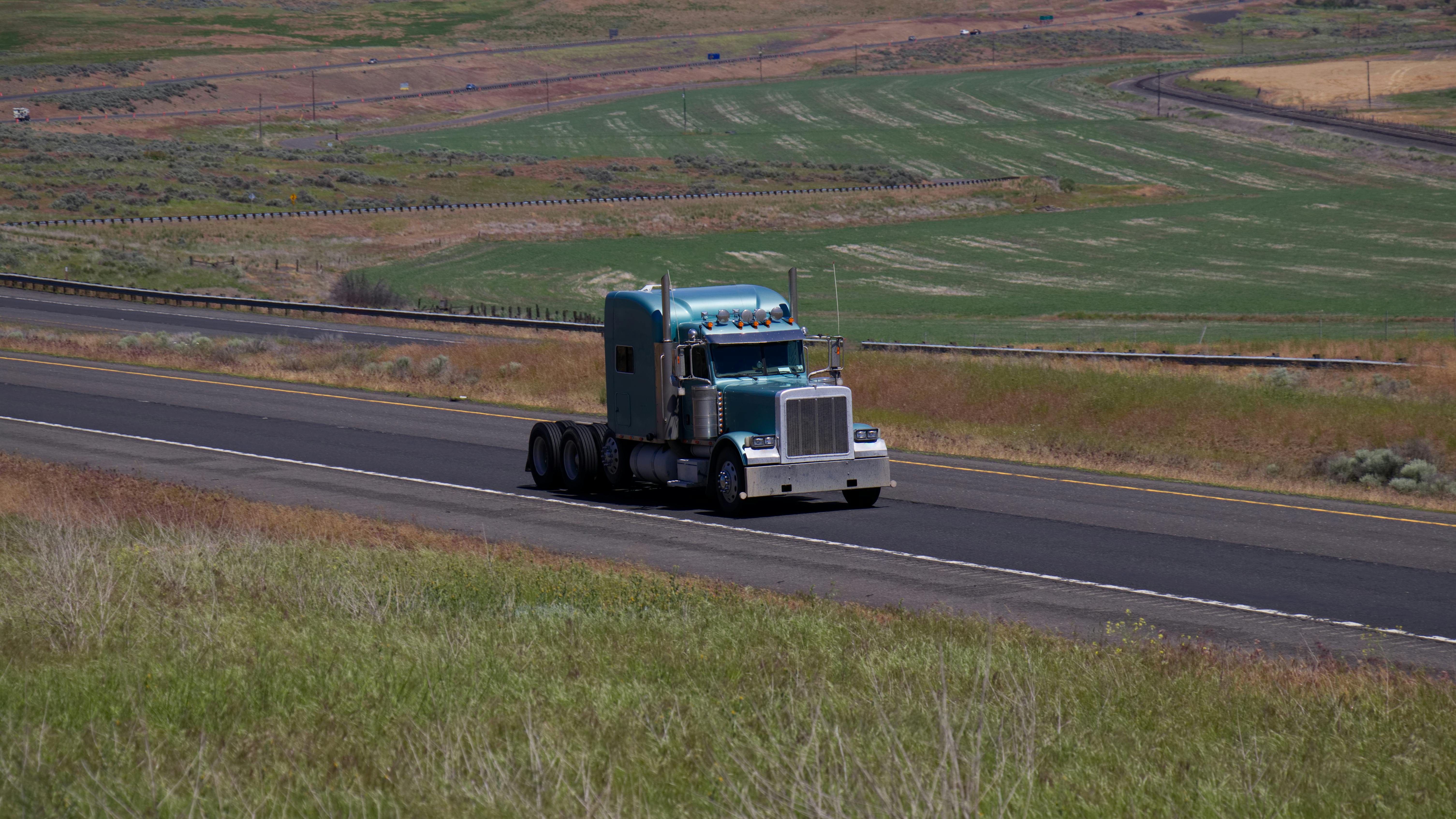 bobtail truck in Oregon