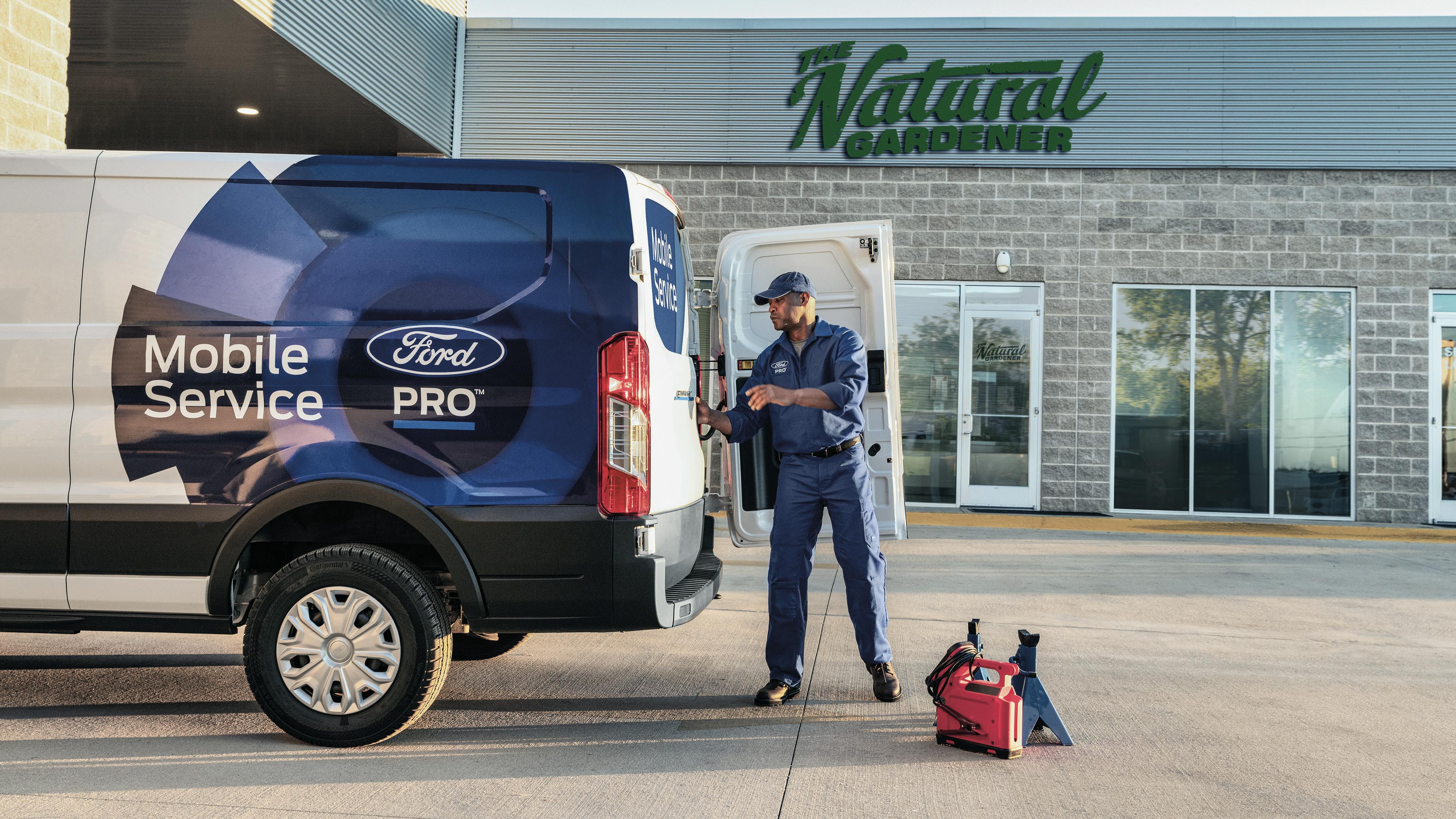 Ford Pro Mobile Service