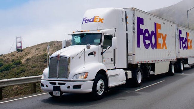 682f6b05209c2dcef6aeb3a1 Fdx Truck 2