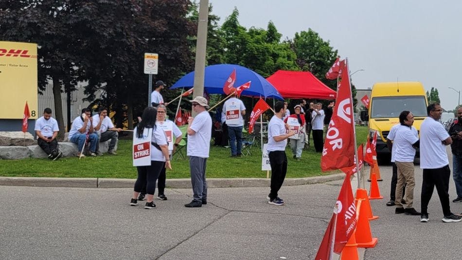 684741da330d74b16c32498f Dhl Strike