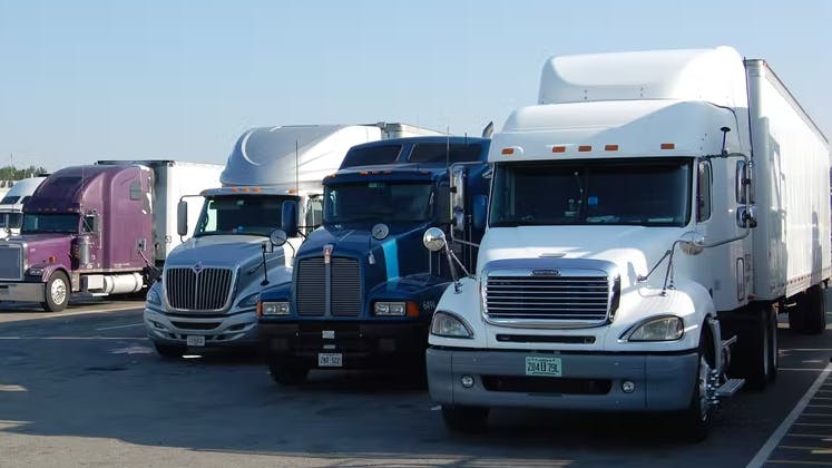 6848bcc2b13e3c0bc687b0b1 Trucks Cr Fo