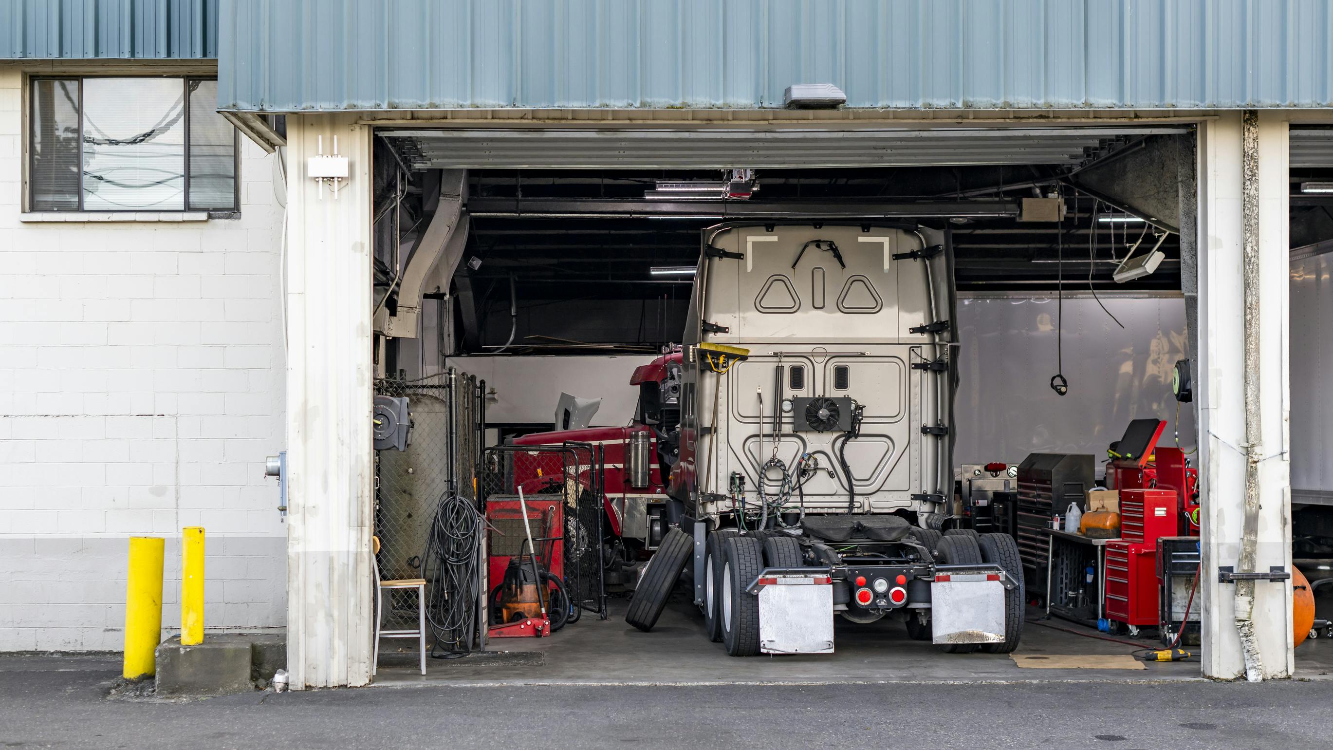 685032dcf3e6d2ef062e9f96 Dreamstime L 327892067