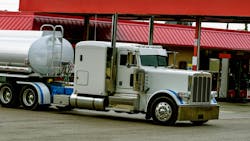 Weekly fuel report: Diesel prices rise to $3.739 while gas prices drop to $3.125 Weekly fuel report: Diesel prices rise to $3.739 while gas prices drop to $3.125