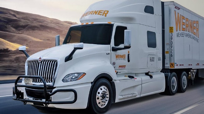 688bc6e243aeed6739920e92 Wern Truck White