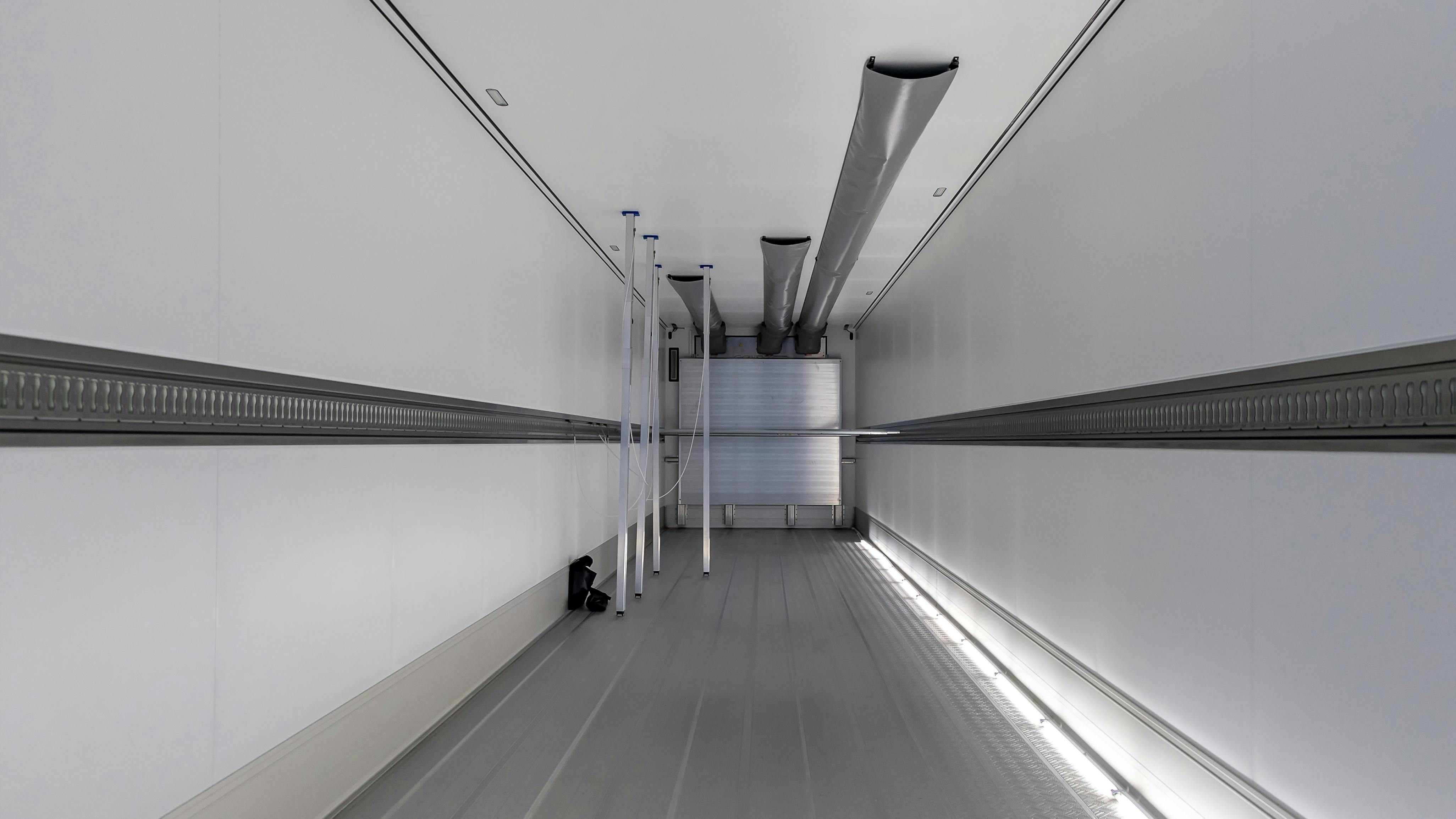 Refrigerated trailers equipped to carry goods at different temperature settings are helping food companies optimize routes, reduce waste, and meet customer expectations across the cold chain.