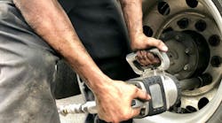 Key factors affecting safety when lifting commercial motor vehicles for tire service Key factors affecting safety when lifting commercial motor vehicles for tire service