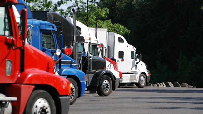 Trucking spot rates hold steady as refrigerated freight leads modest seasonal gains