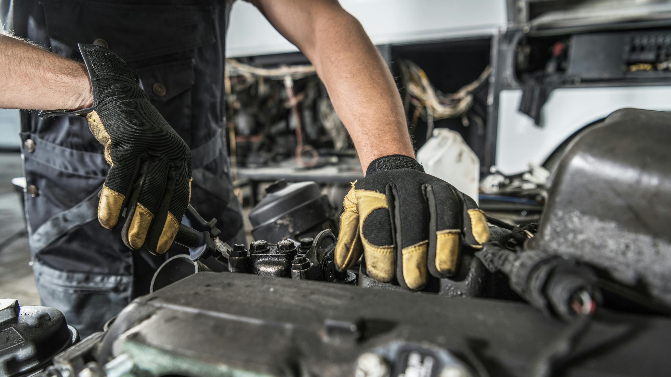 Fontana: New FMCSA tech training waiver boosts truck technician readiness