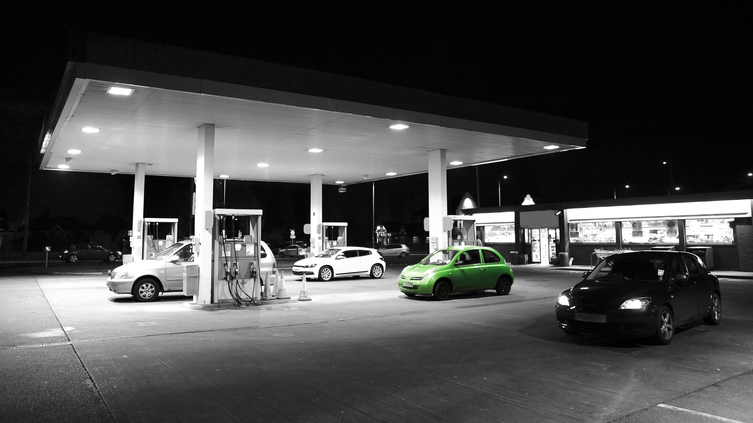 National diesel and gas prices fall as fleets see relief at the pump