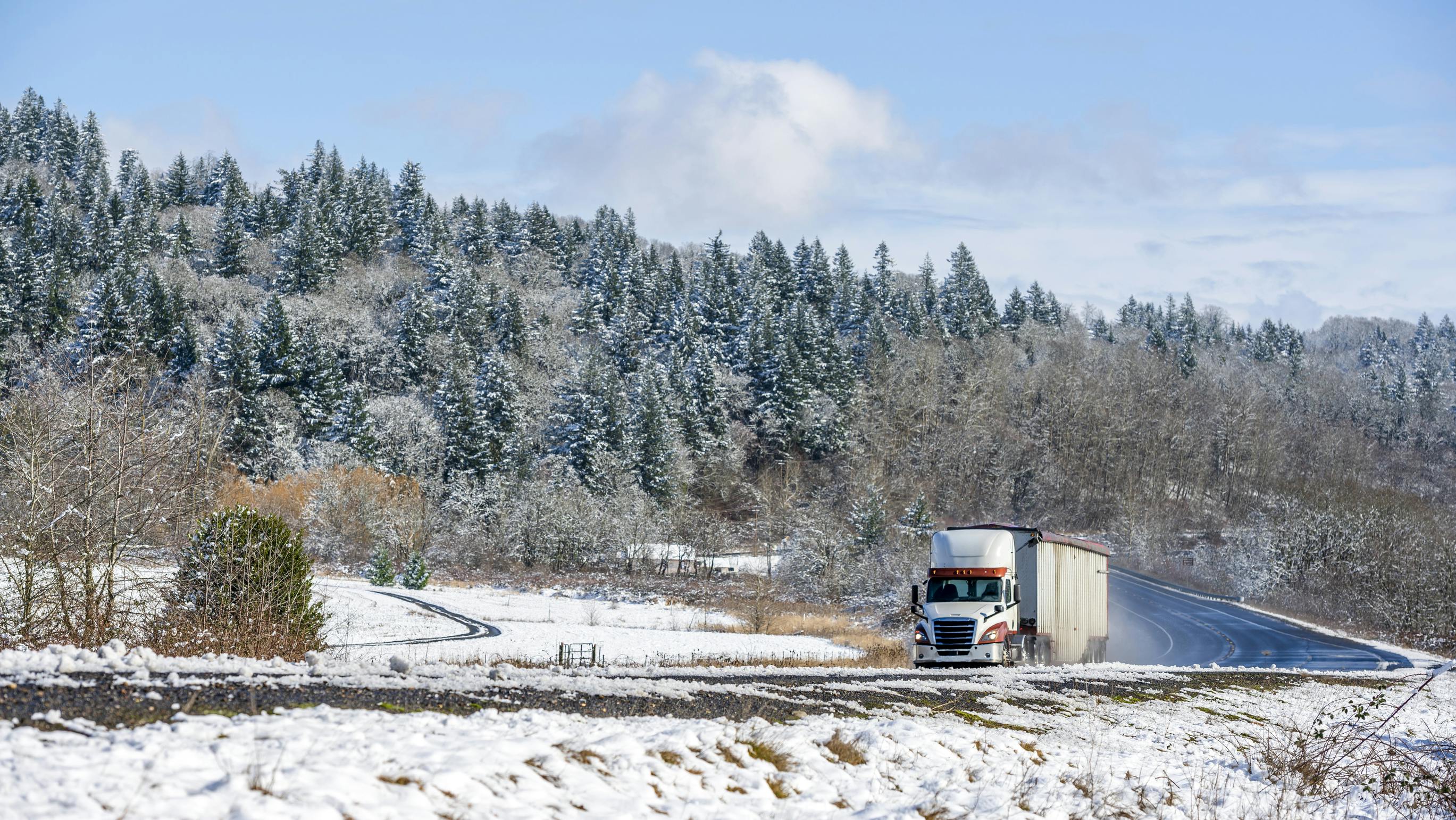NACFE&rsquo;s 12 driver tips for improving truck fuel economy
