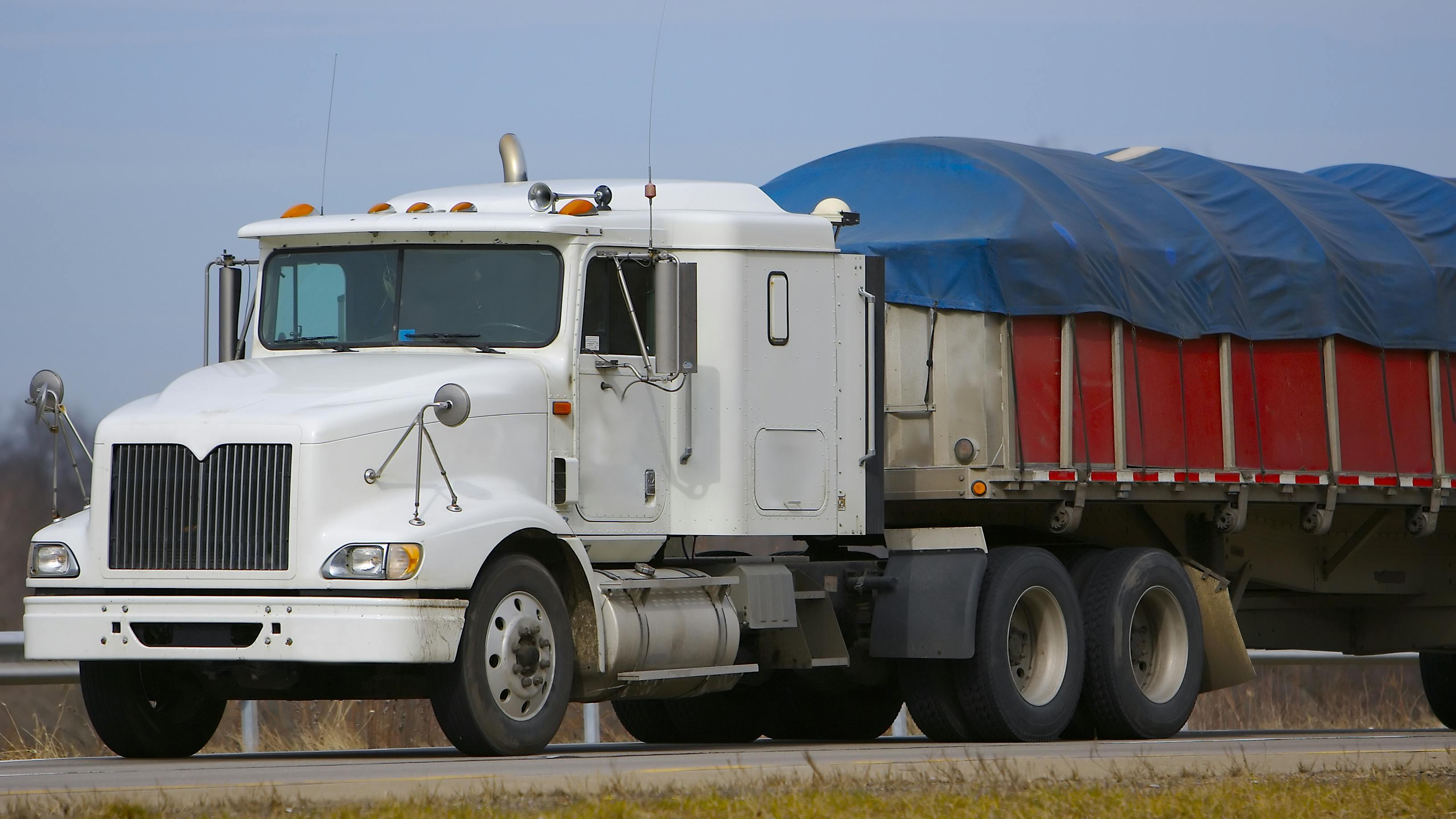 FTR reports highest dry van and refrigerated spot rates in years for late December