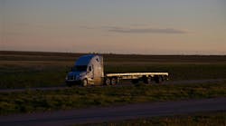 Dry van and refrigerated spot rates drop sharply as flatbed demand surges post-holiday Dry van and refrigerated spot rates drop sharply as flatbed demand surges post-holiday