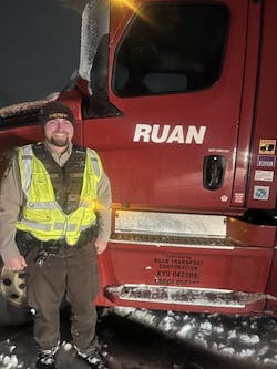 Minnesota Deputy Sheriff aids Ruan truck driver amid snowstorm aftermath Minnesota Deputy Sheriff aids Ruan truck driver amid snowstorm aftermath