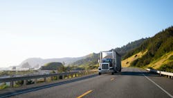 Dry van and reefer spot rates slide as flatbed prices climb, FTR and DAT report Dry van and reefer spot rates slide as flatbed prices climb, FTR and DAT report