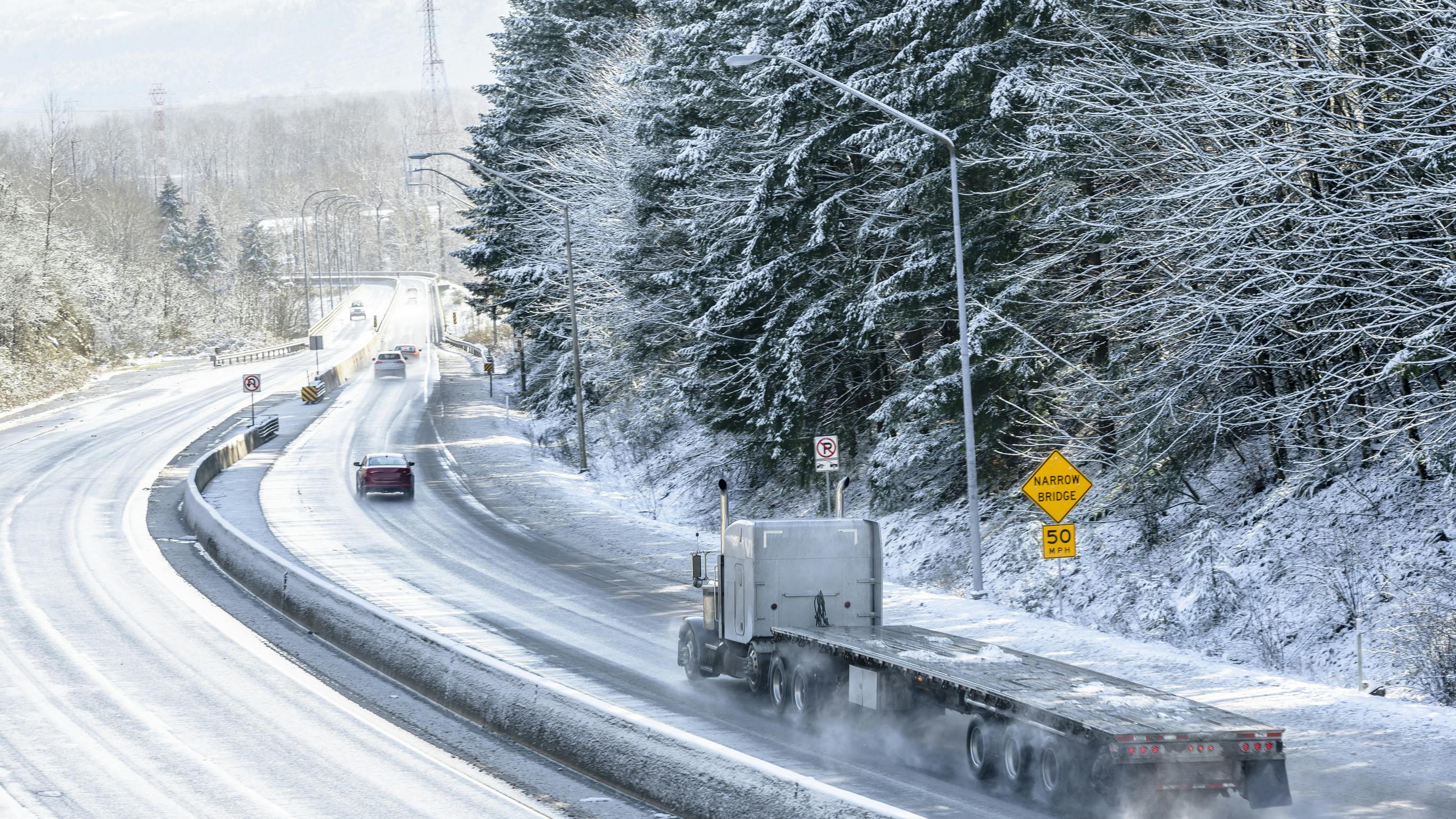Dry van and reefer spot rates dip, but winter storms could push prices higher
