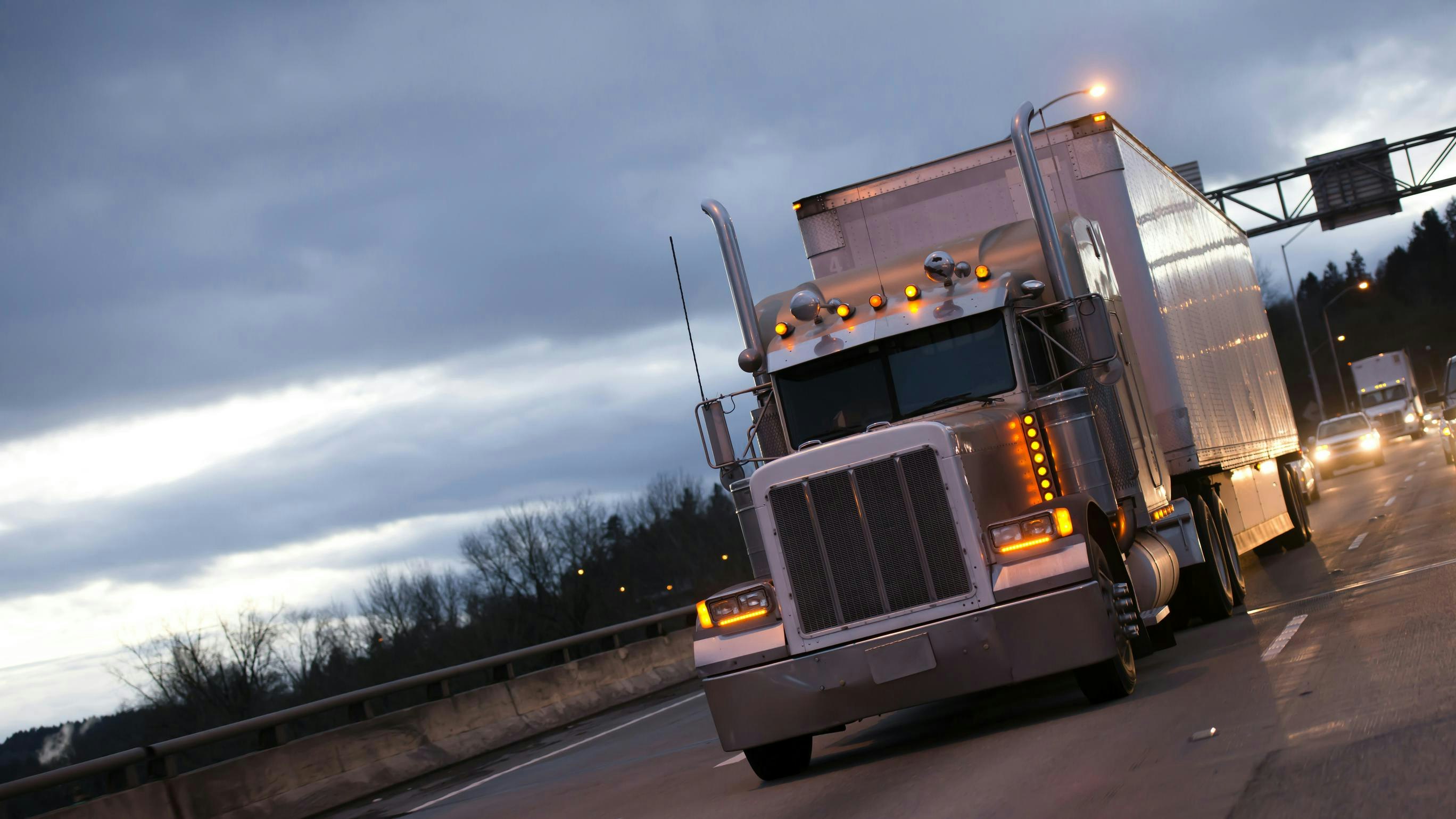 Learning to safely share the road with trucks