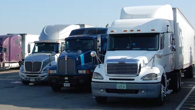 69815d86a7f5cacd89ee7427 Trucks Cr Fo