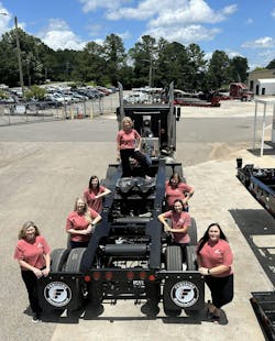 Paige Petroni Fontaine Fifth Wheel Group Photo Paige Petroni Fontaine Fifth Wheel Group Photo