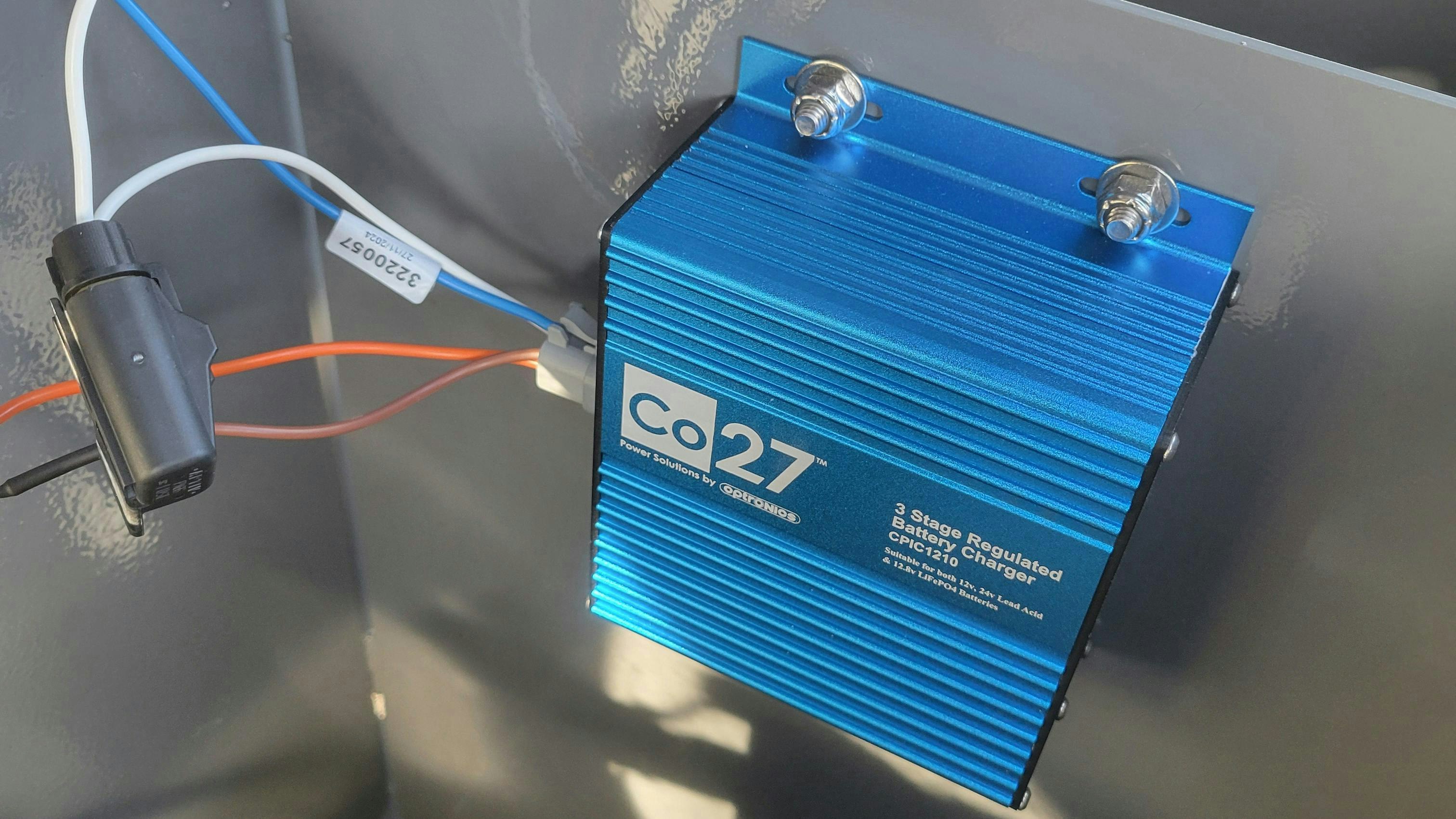 Optronics unveils Co27 DC-DC battery charger to reduce trailer battery failures