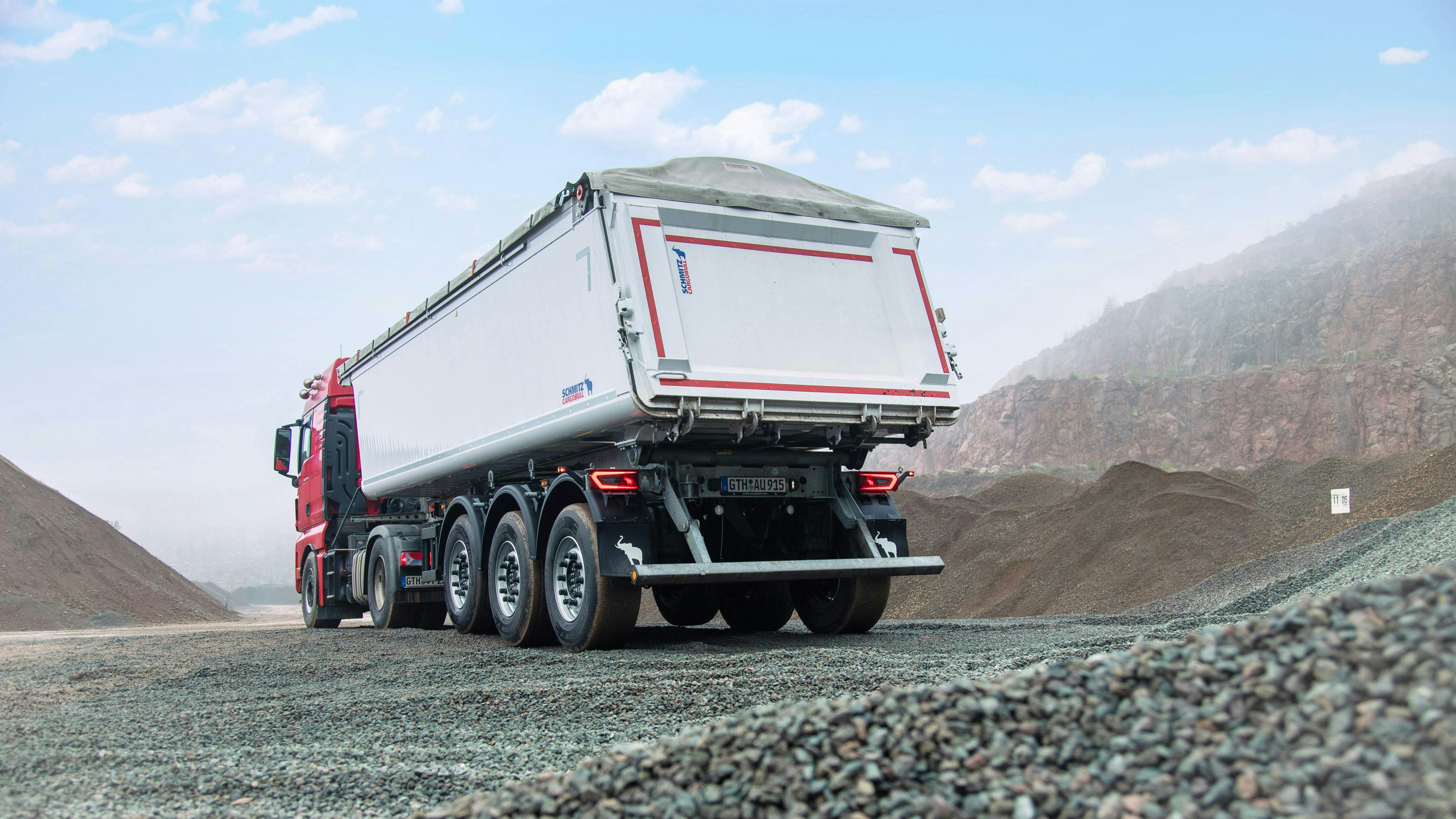 Schmitz Cargobull unveils improved aluminium box body to boost durability and efficiency for tipper trailers