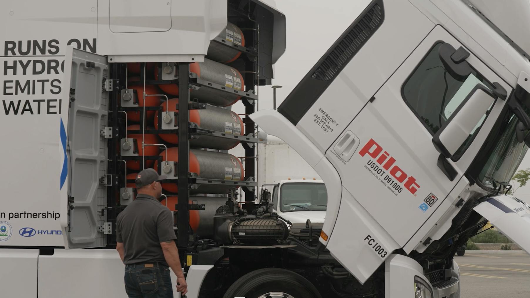 Hydrogen fuel cell Class 8 pilot truck operating in real-world fleet conditions during NACFE Run on Less.