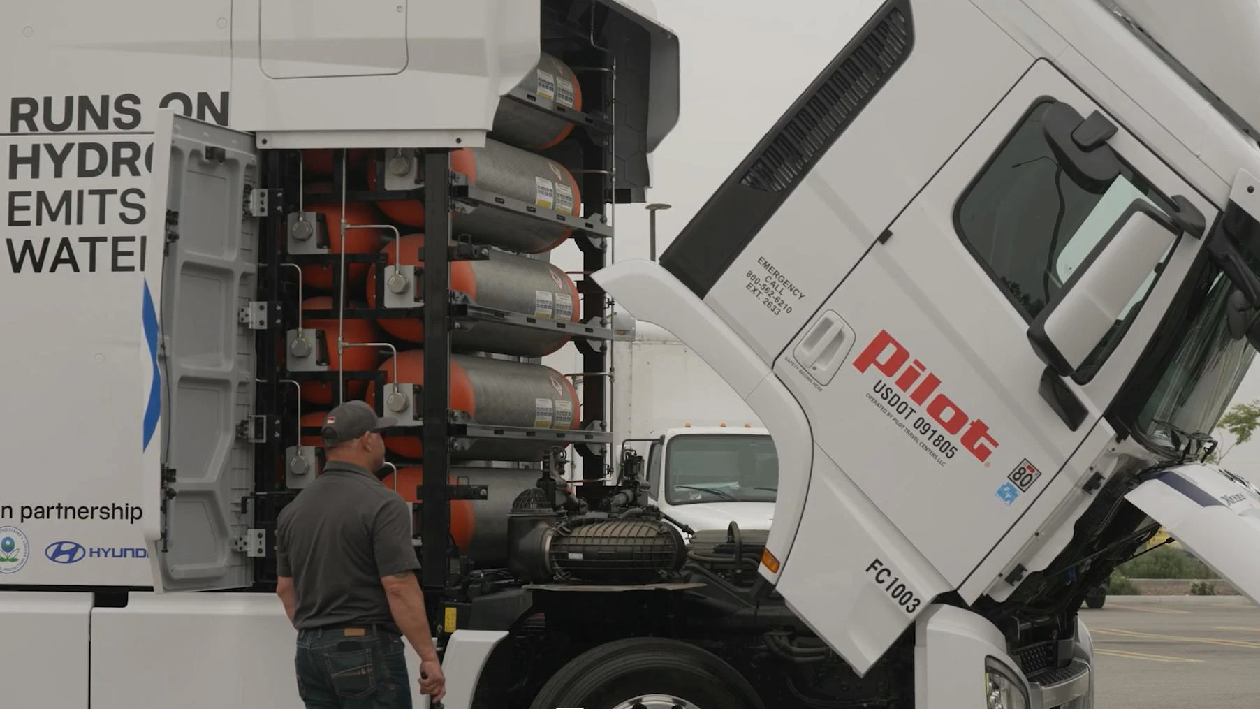Hydrogen fuel cell Class 8 pilot truck operating in real-world fleet conditions during NACFE Run on Less.