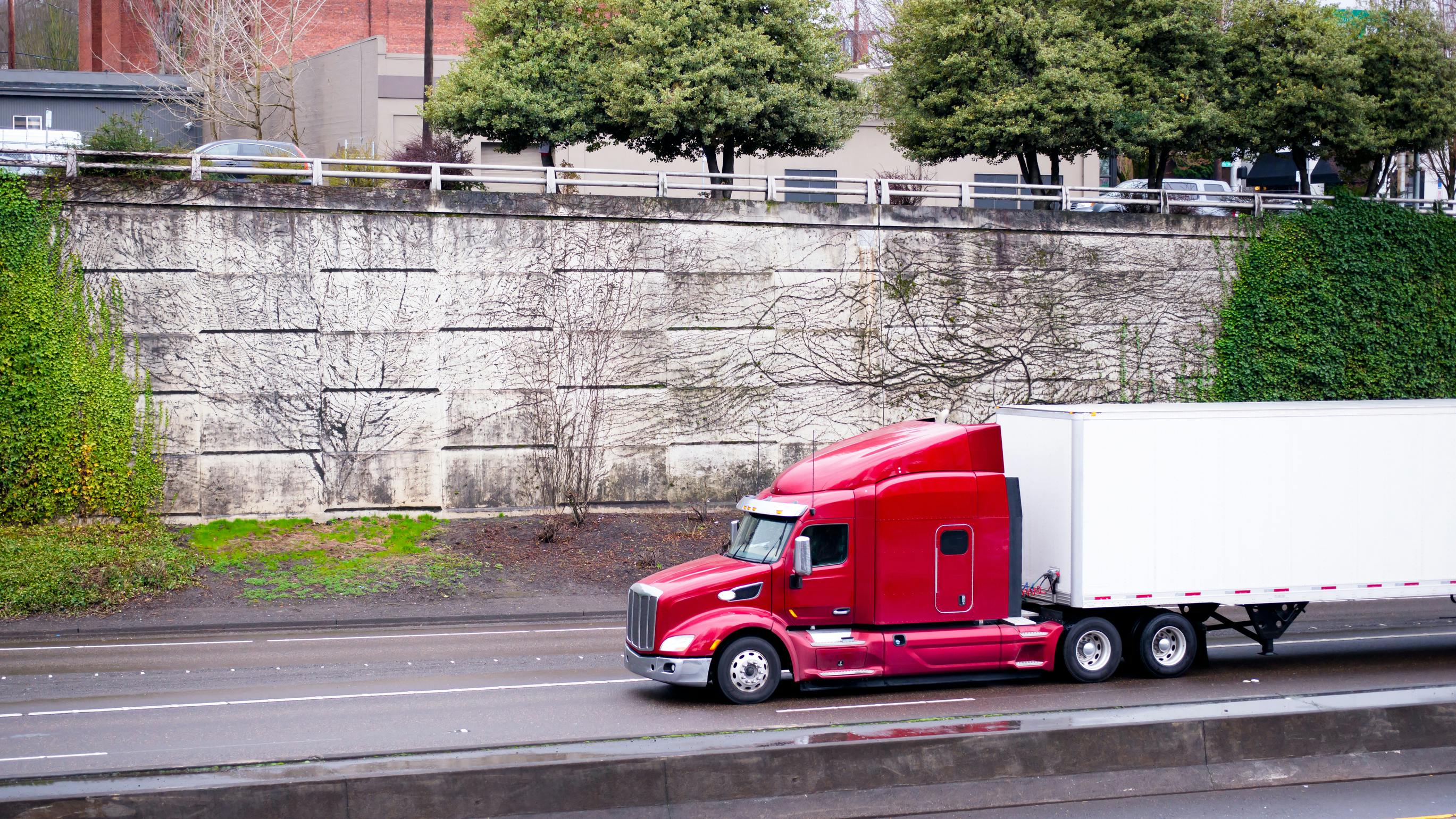 Diesel price surge lifts truck spot rates as fuel costs pressure fleet margins