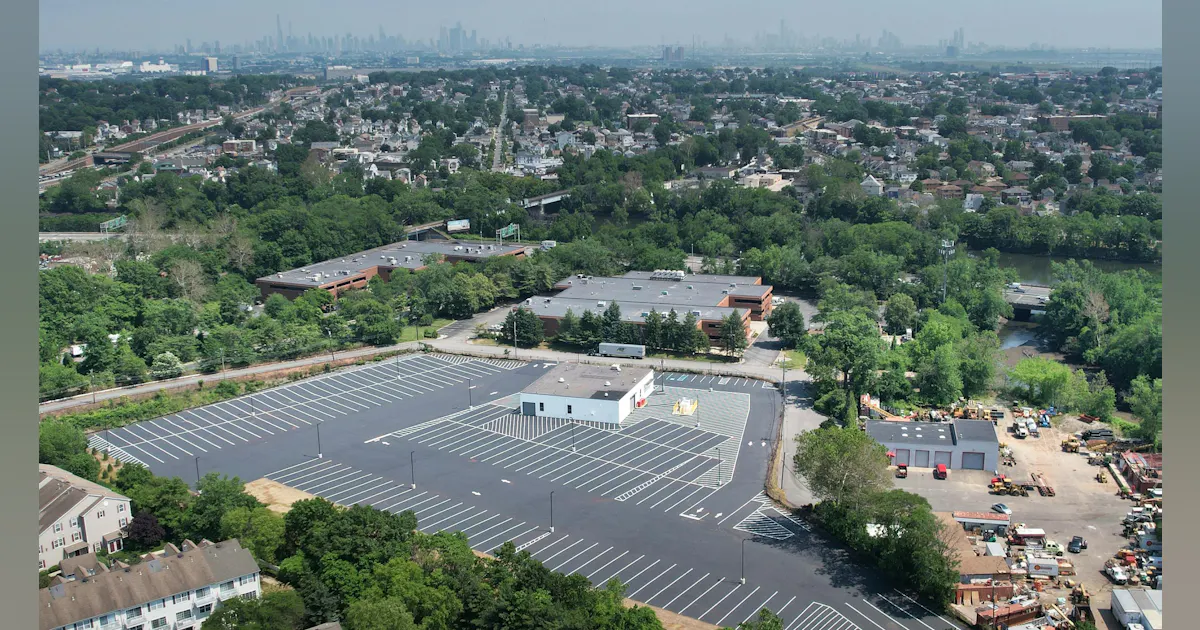 Outpost expands truck terminal network with five new properties and EV ...