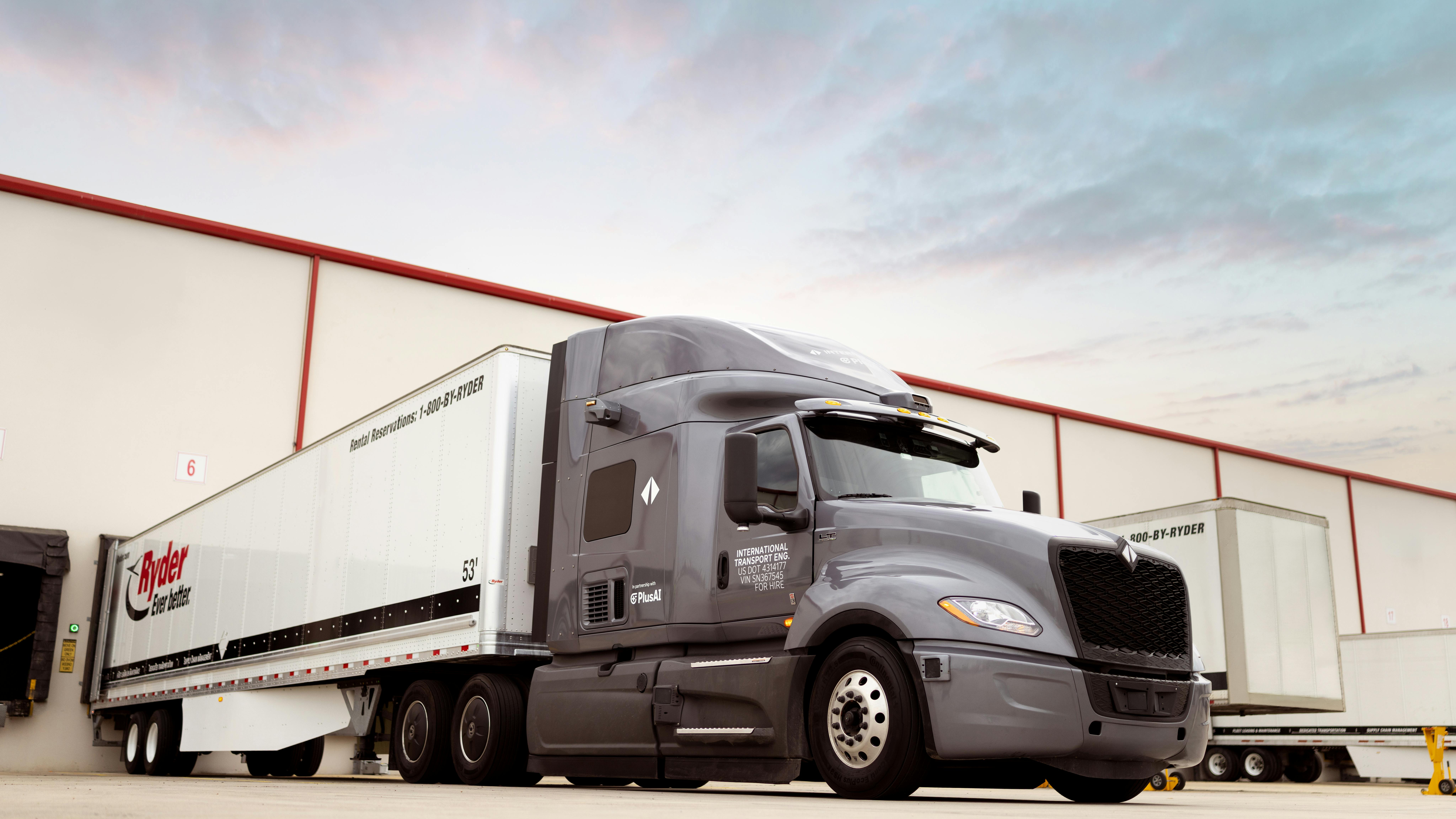 Autonomous International LT with Ryder trailer