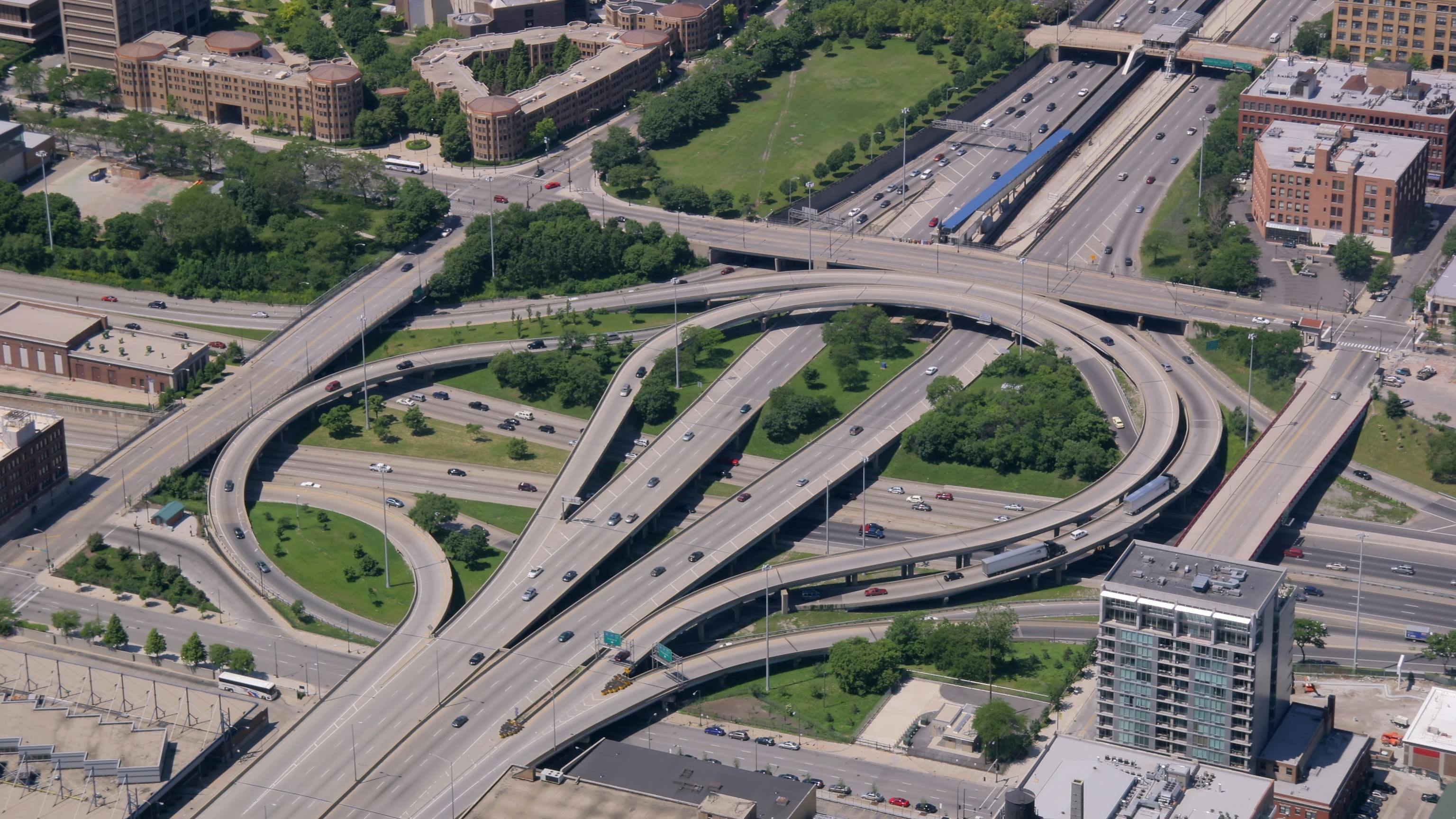 How fleet management strategies reduce traffic congestion costs