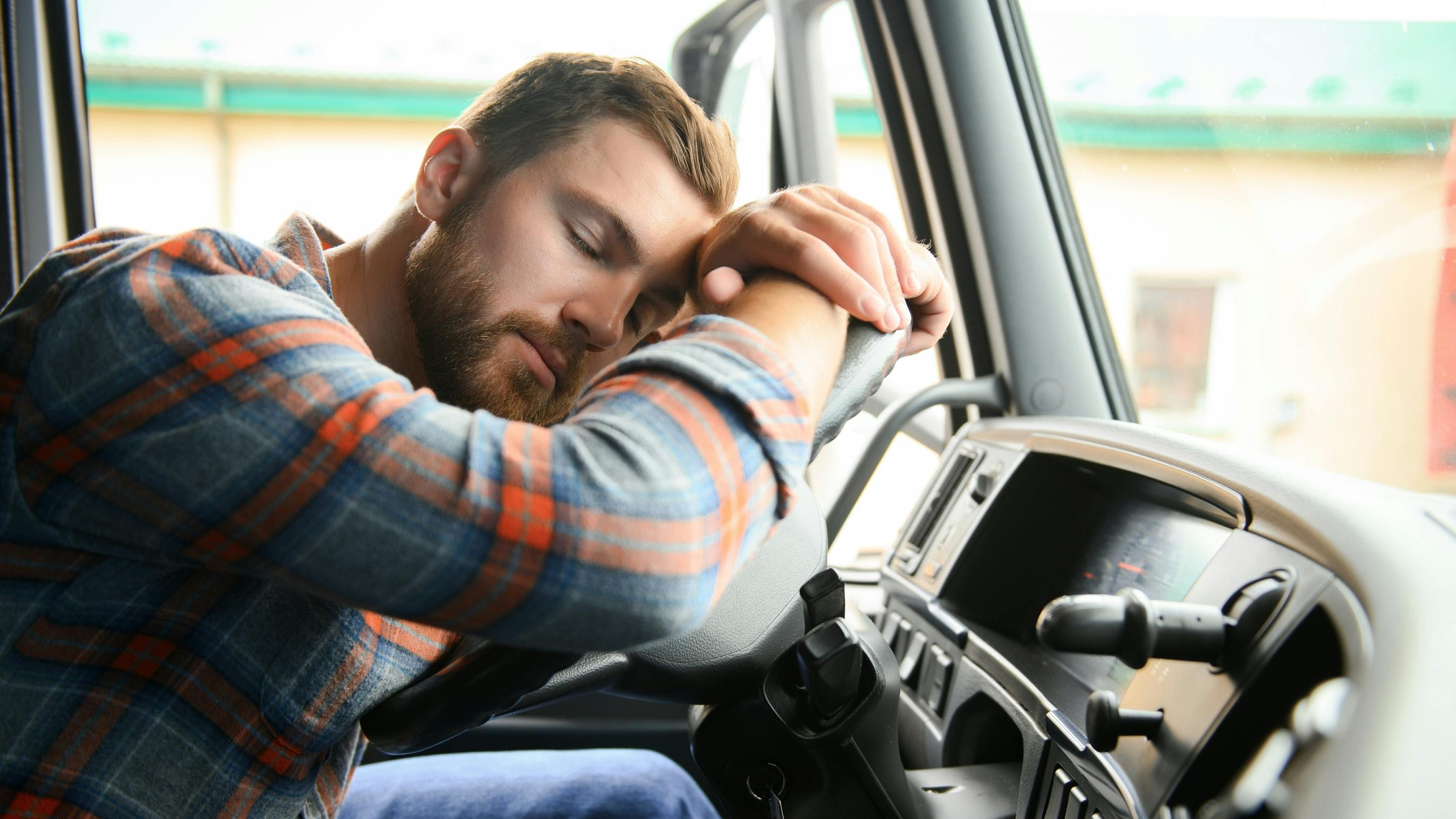 Distracted driving in trucking requires year-round training and technology focus
