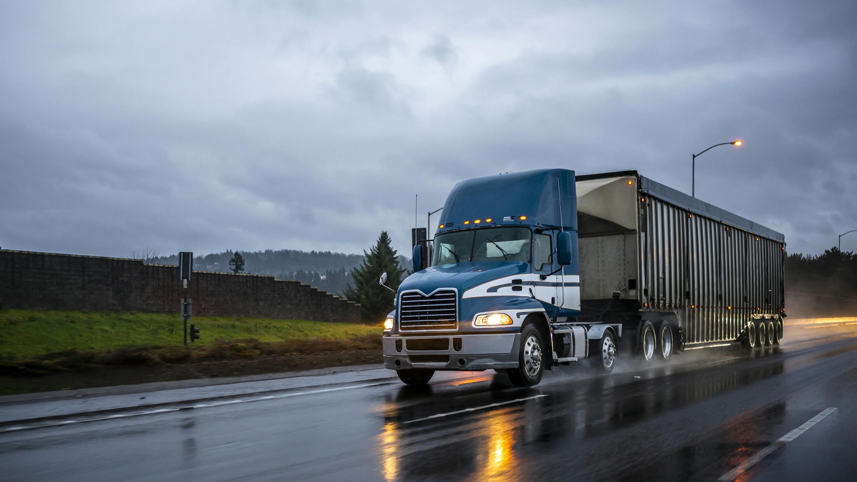 New 2026 cargo theft schemes expose vulnerabilities in vetting, email systems, and pickups