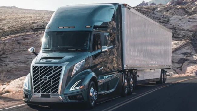 69f13310d2f4f48327446f6f Vlvly Truck Green 1