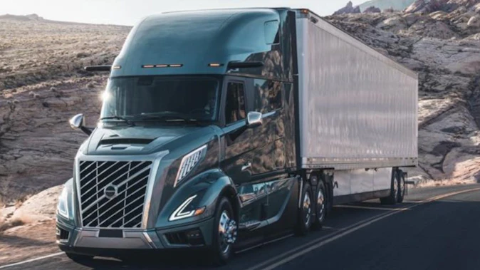 69f13310d2f4f48327446f6f Vlvly Truck Green 1