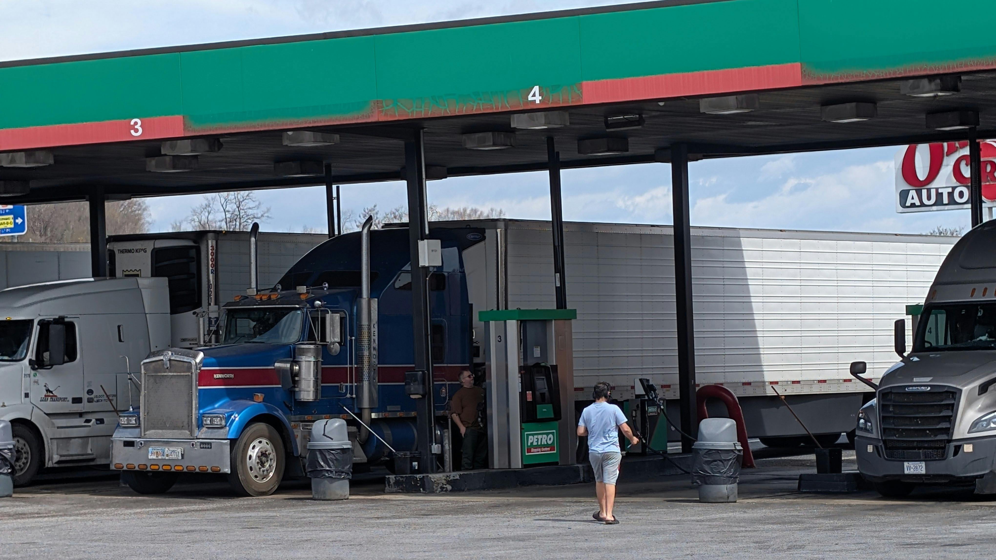Gas tax suspension proposal gains traction as U.S. fuel prices remain elevated