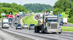 How poor communication in trucking safety roles increases driver distraction and operational risk How poor communication in trucking safety roles increases driver distraction and operational risk