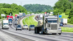 How poor communication in trucking safety roles increases driver distraction and operational risk How poor communication in trucking safety roles increases driver distraction and operational risk