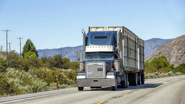 Spot truckload rates rise across dry van, refrigerated, and flatbed markets to multi-year highs