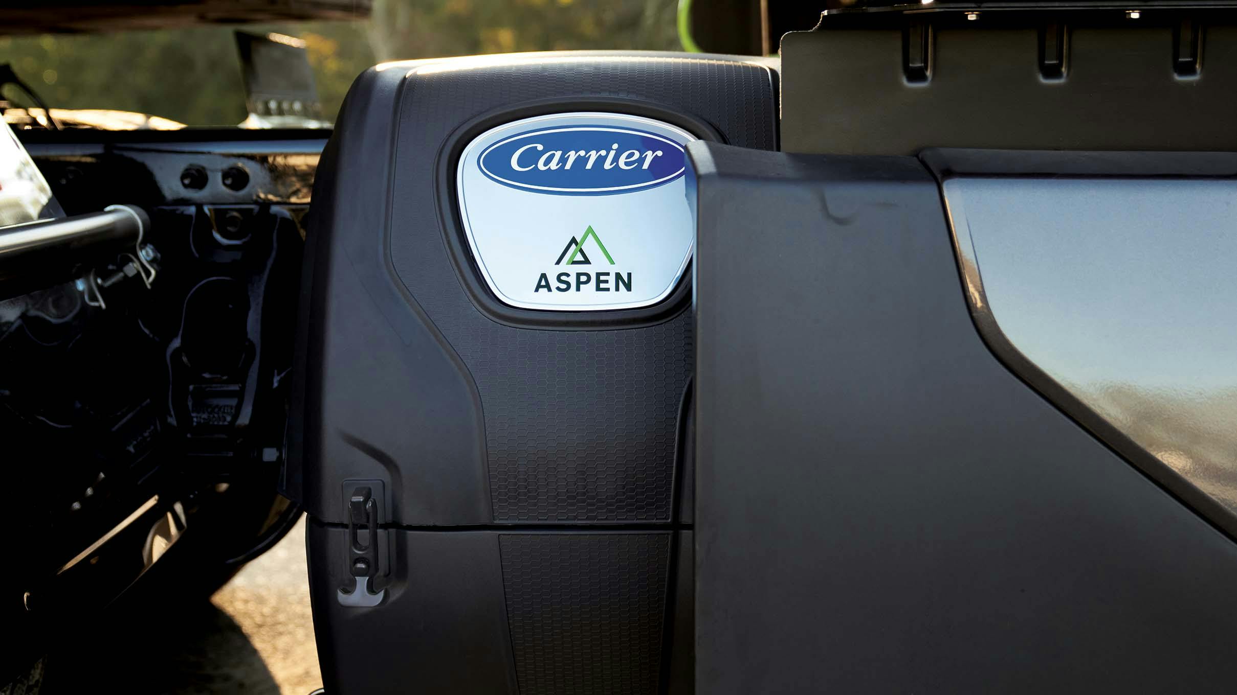 Carrier Aspen APU provides heating, cooling, and 120V power for long-haul truck operations