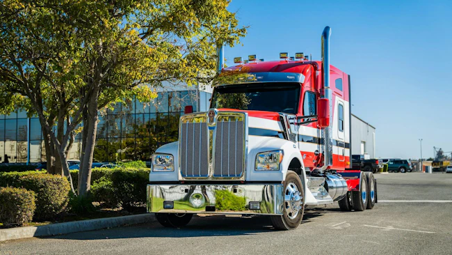 Kenworth OOIDA discount program offers $1,000 savings on T680, T880, W990, and W900 sleeper trucks
