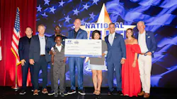 Hyundai marks 10th annual National Salute to America's Heroes with $100,000 donation to Folds of Honor Hyundai marks 10th annual National Salute to America's Heroes with $100,000 donation to Folds of Honor