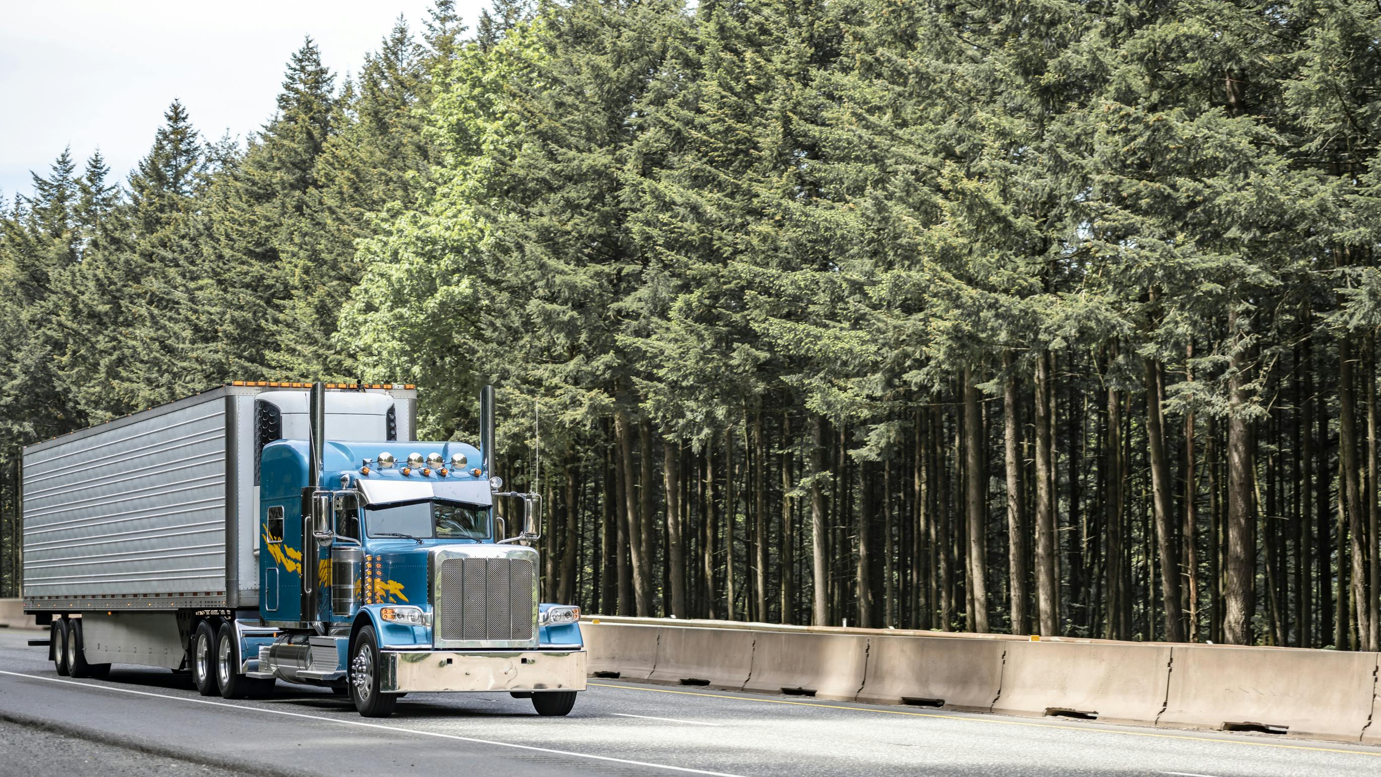 C.H. Robinson Edge Report shows tight refrigerated truck capacity amid US produce season pressures