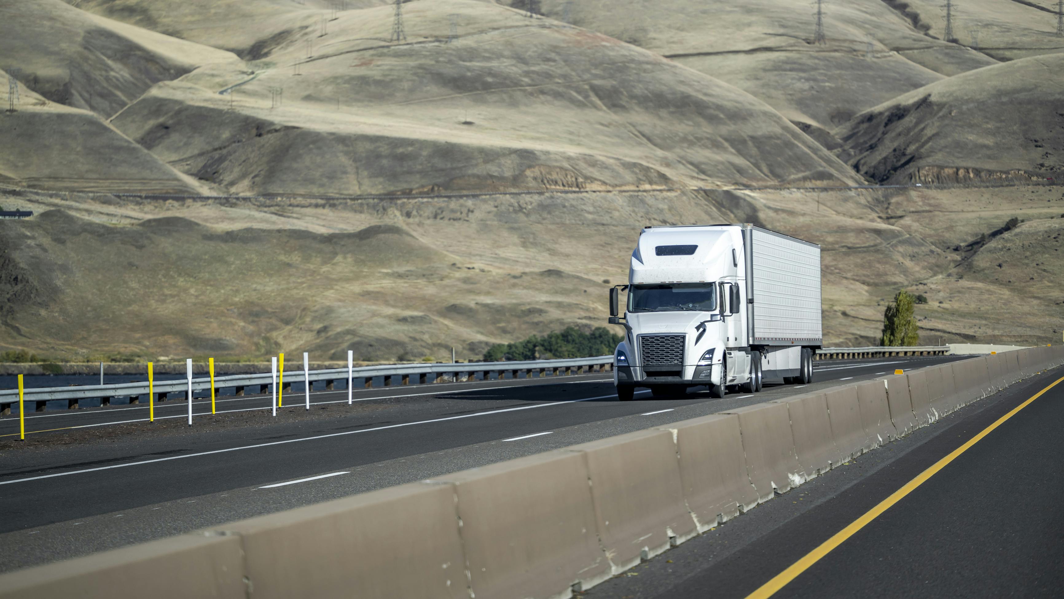 Trucking fleet KPIs: Key metrics every fleet manager should track