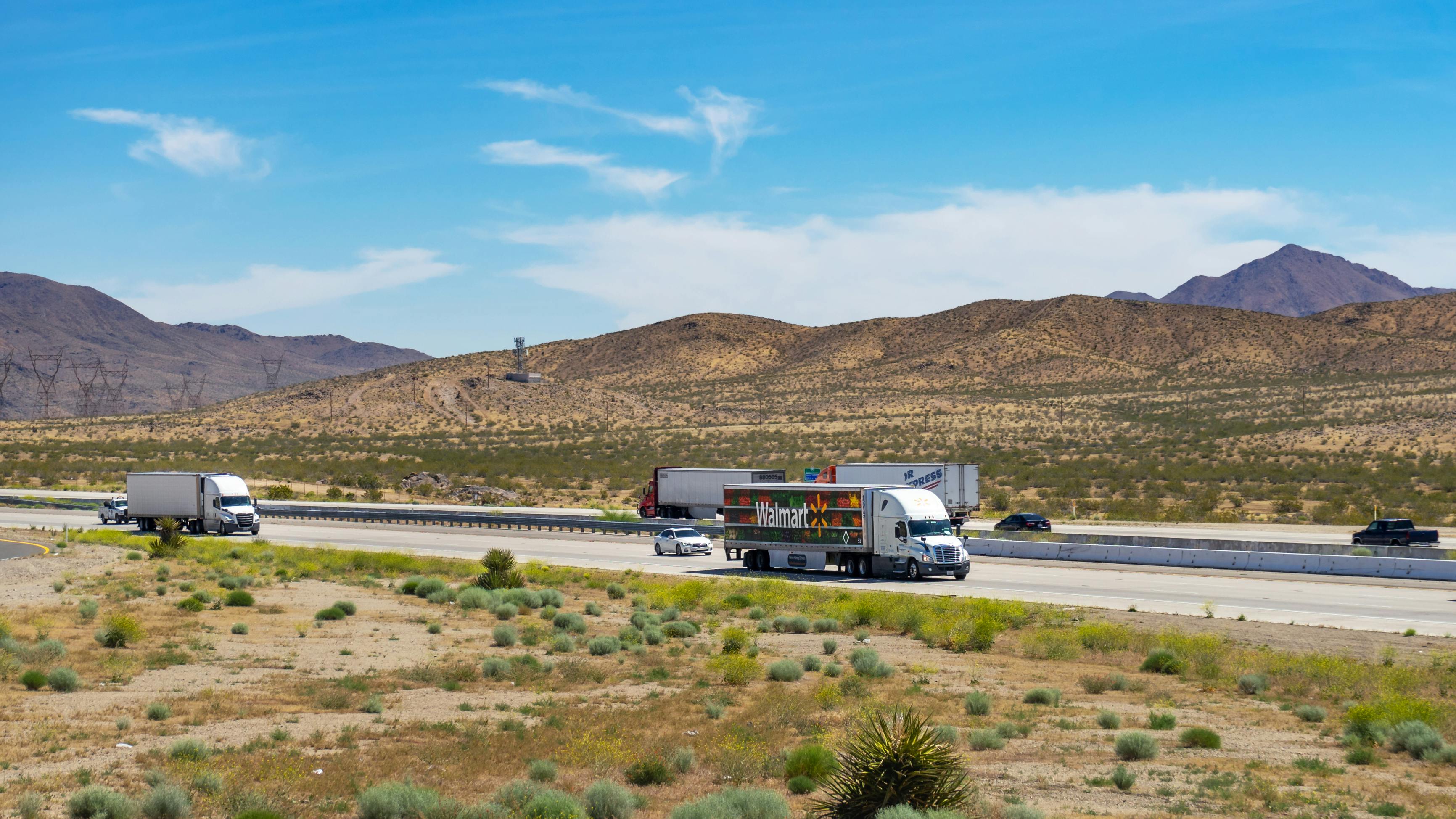 How load consolidation can improve trucking fleet efficiency and reduce costs