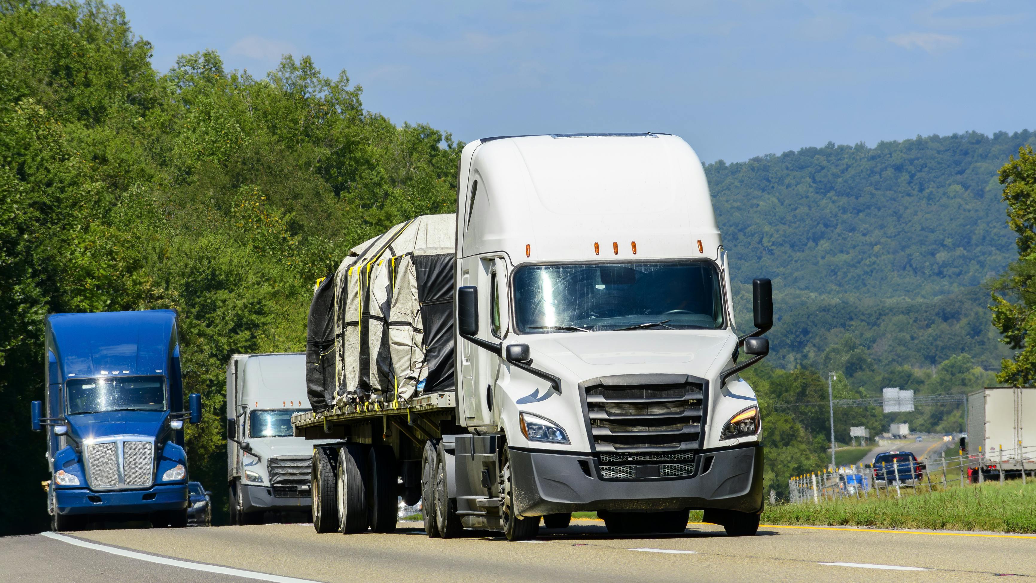 Truckload spot rates fall as flatbed rates post second-largest weekly decline
