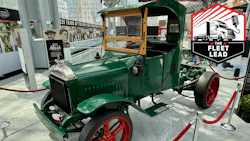 1925 Mack AB historic truck