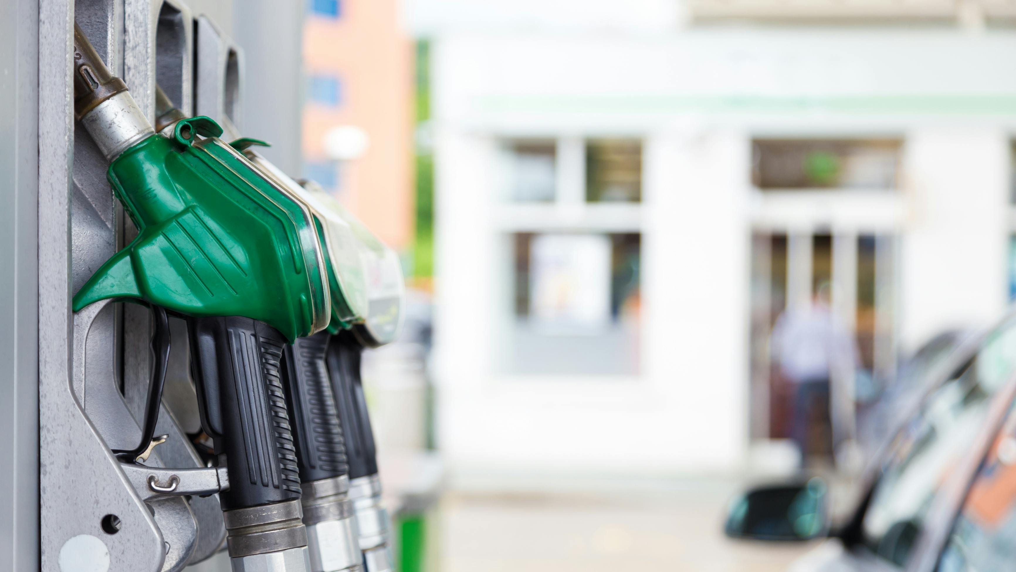 Diesel prices rise as trucking fleets await Strait of Hormuz reopening deal