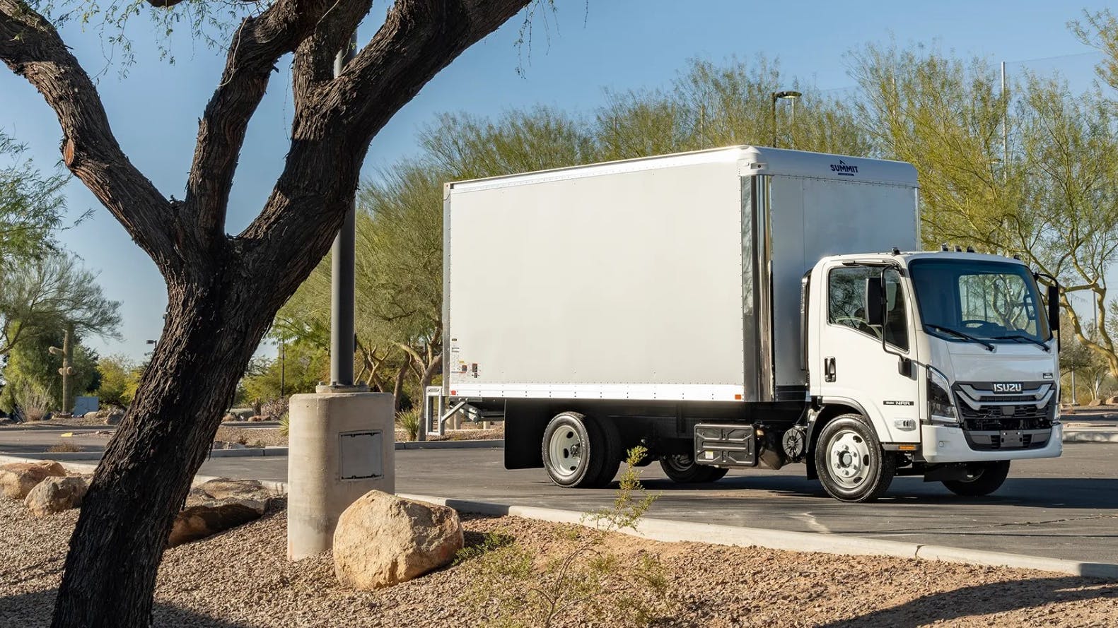 Isuzu NPR HD models&rsquo; liftgate deck pins may break