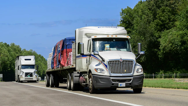 Truckload spot rates fall sharply as dry van, reefer, and flatbed rates decline